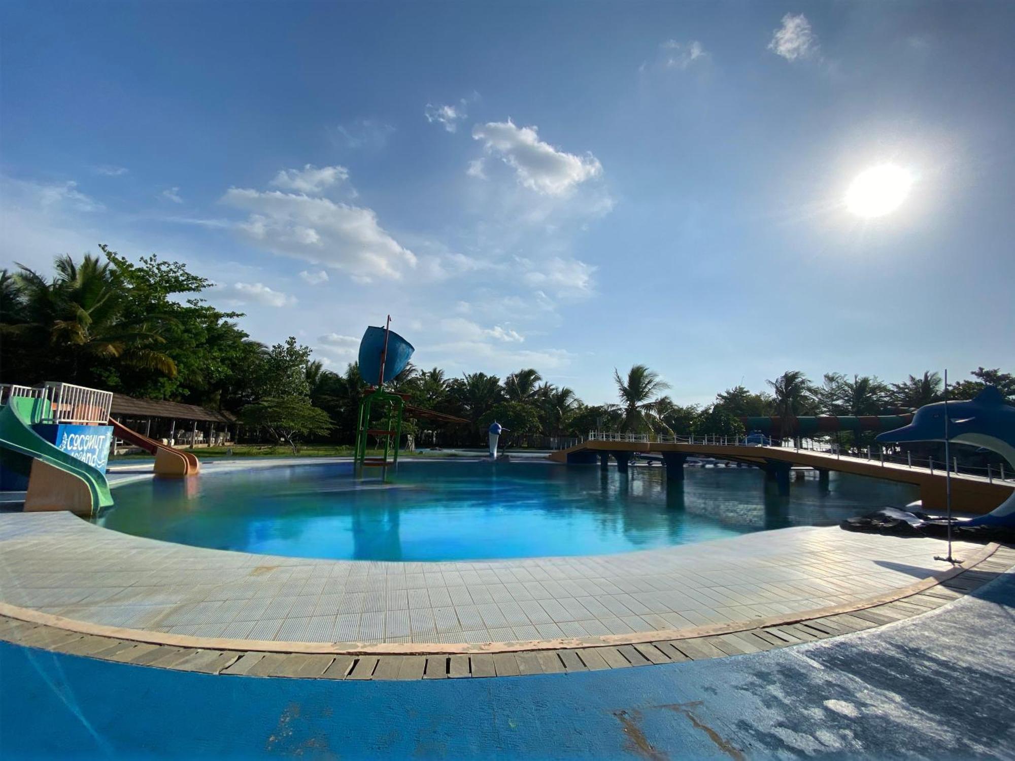 Avery Coconut Island Waterpark Beach Resort Carita Luaran gambar
